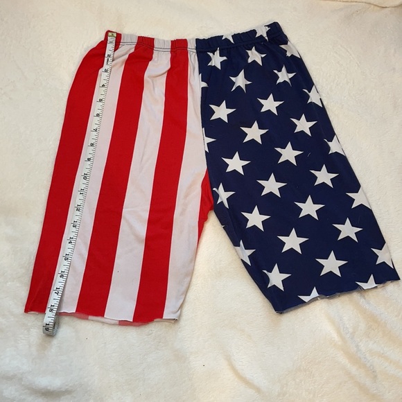 Patriotic Cut Off Bermuda Shorts - Picture 2 of 3